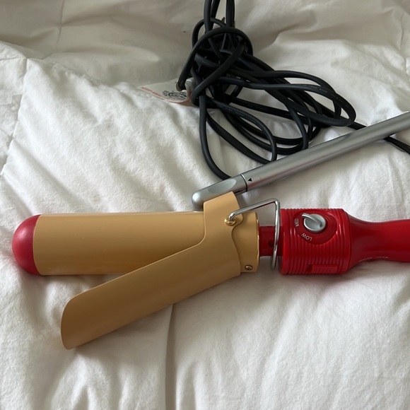 CHI Turbo Ceramic Curling Iron 1.5” - Picture 2 of 5
